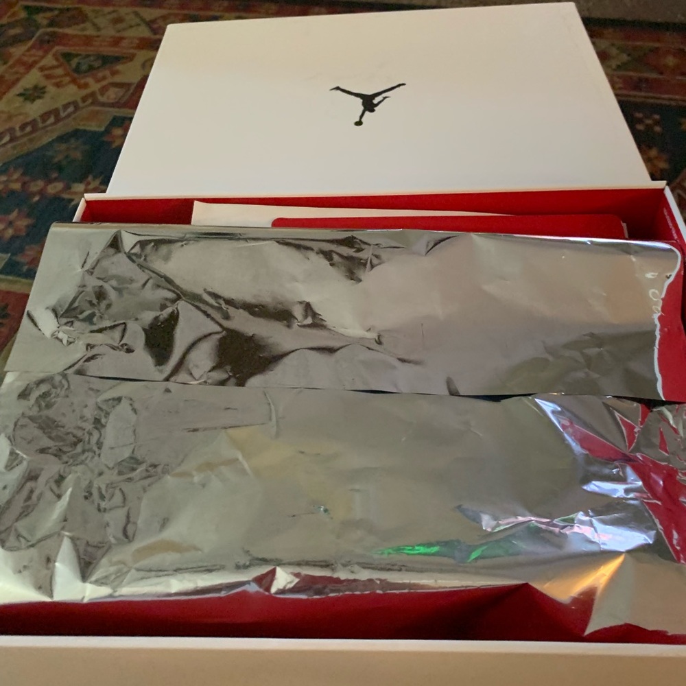 Size 9 Air Jordan XXXIII